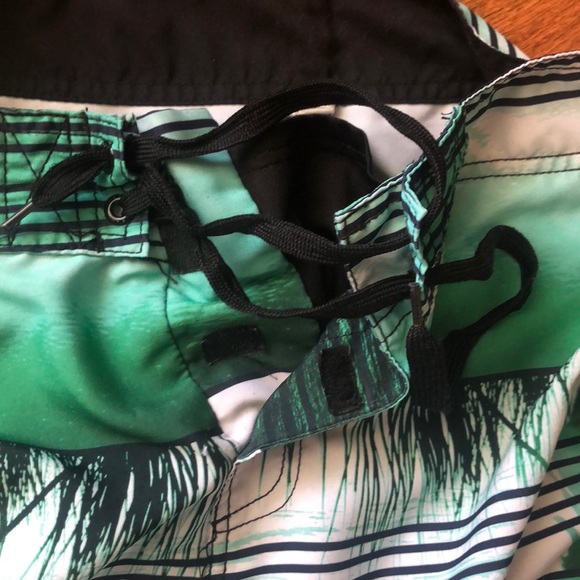 Eidon Swim trunks 34 “ - Picture 5 of 7